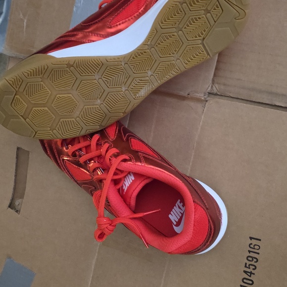 Mens Size 10.5 Nike Gato LV8 Box Label in Crimson and White - Picture 5 of 5